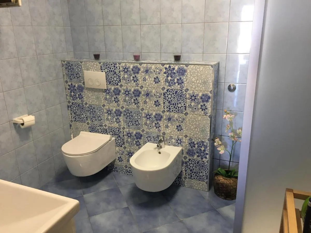 Villa Ulika - 3 Apt For 4 Persons Pula